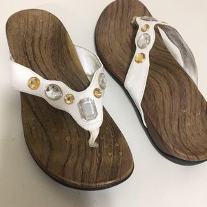 Vionic Thong Sandals